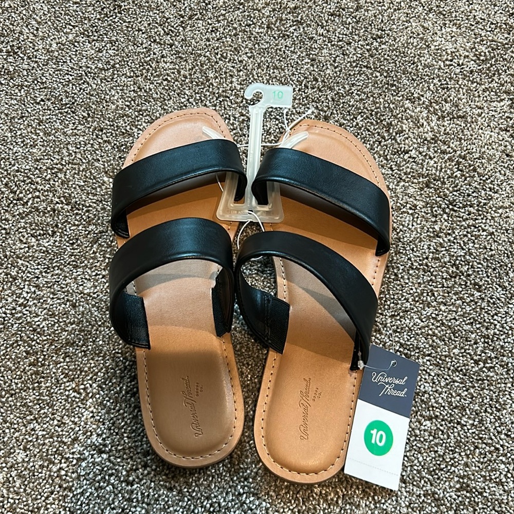 •Universal thread 
•Size 10 women’s 
•Brand new with tags